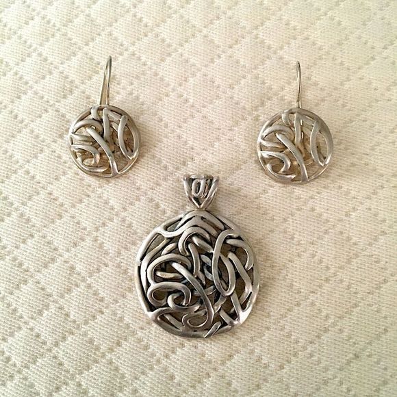 SILPADA Intertwined Circle Oxidized Sterling Silver Knot Pendant S1691 - Picture 10 of 12